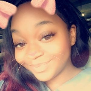 Meet your Posher, Brittney